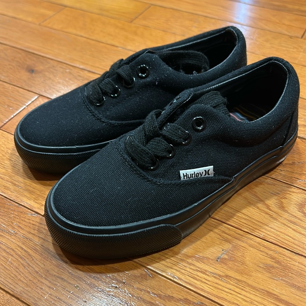 NWOT- boys size 13 Hurley sneakers black